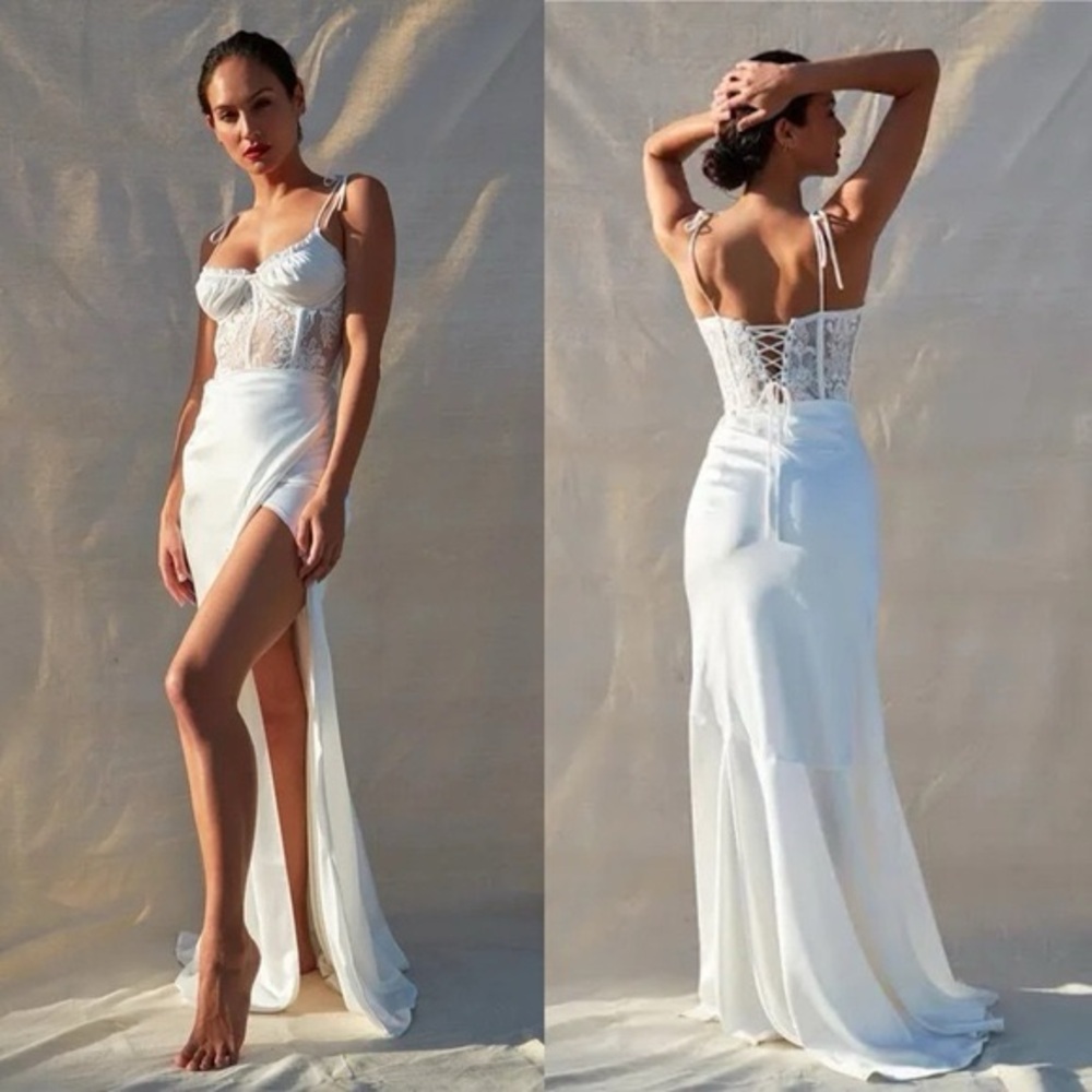 V. Chapman White Lace Wedding Dress